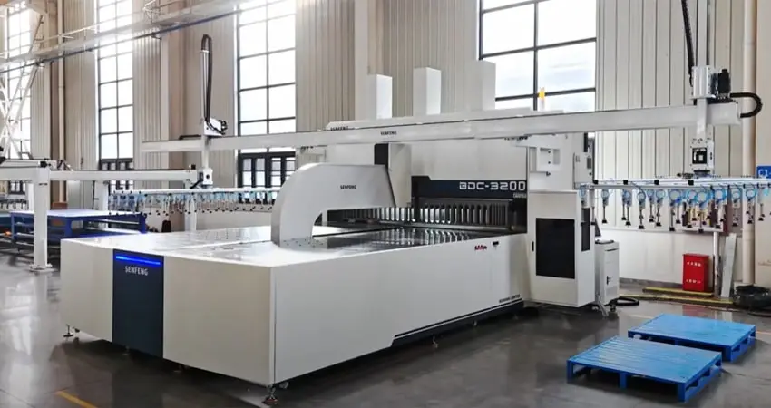 dobladora de metal​