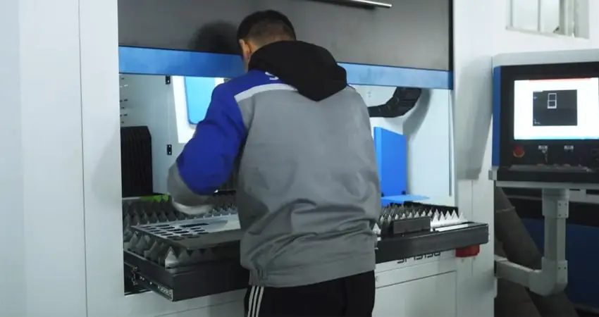 automatizar su taller de chapa metálica