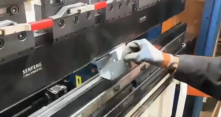 prensa plegadora totalmente servoeléctrica